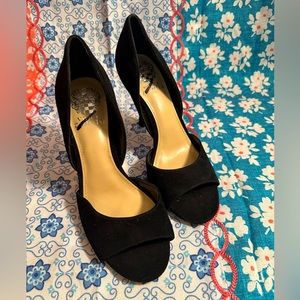 Vince Camuto black pumps, never worn,size 8